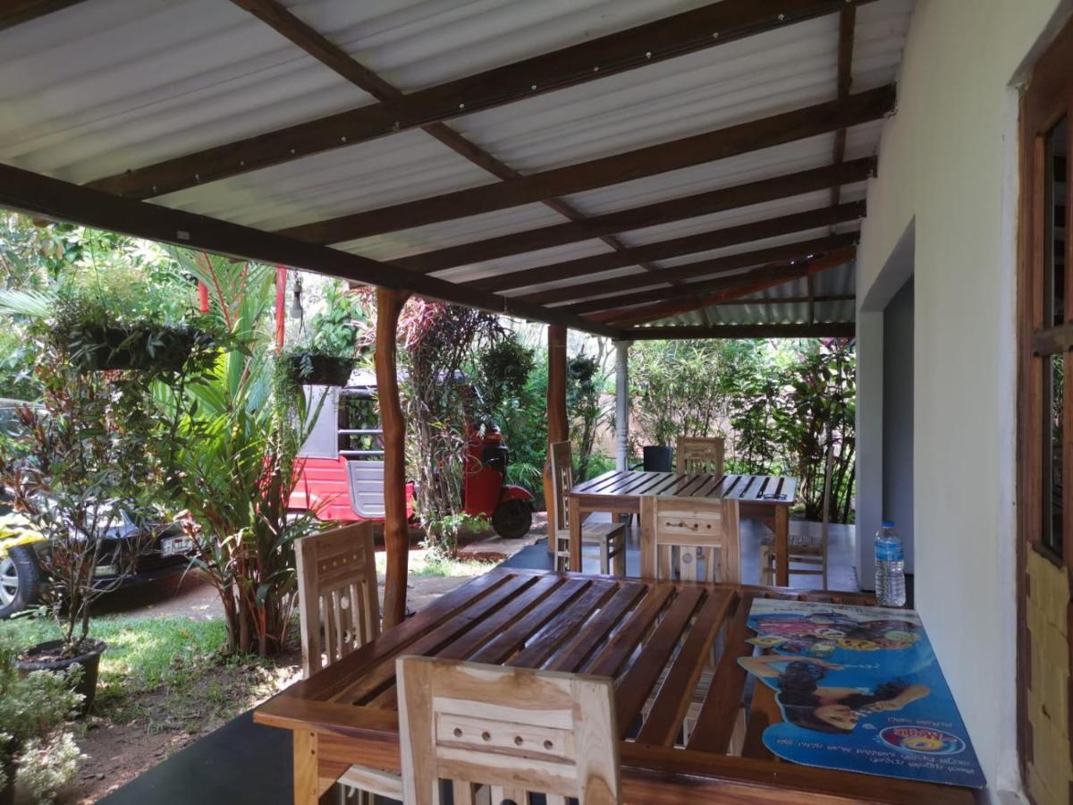 Sigiri Sandilu Homestay Сигирия Экстерьер фото