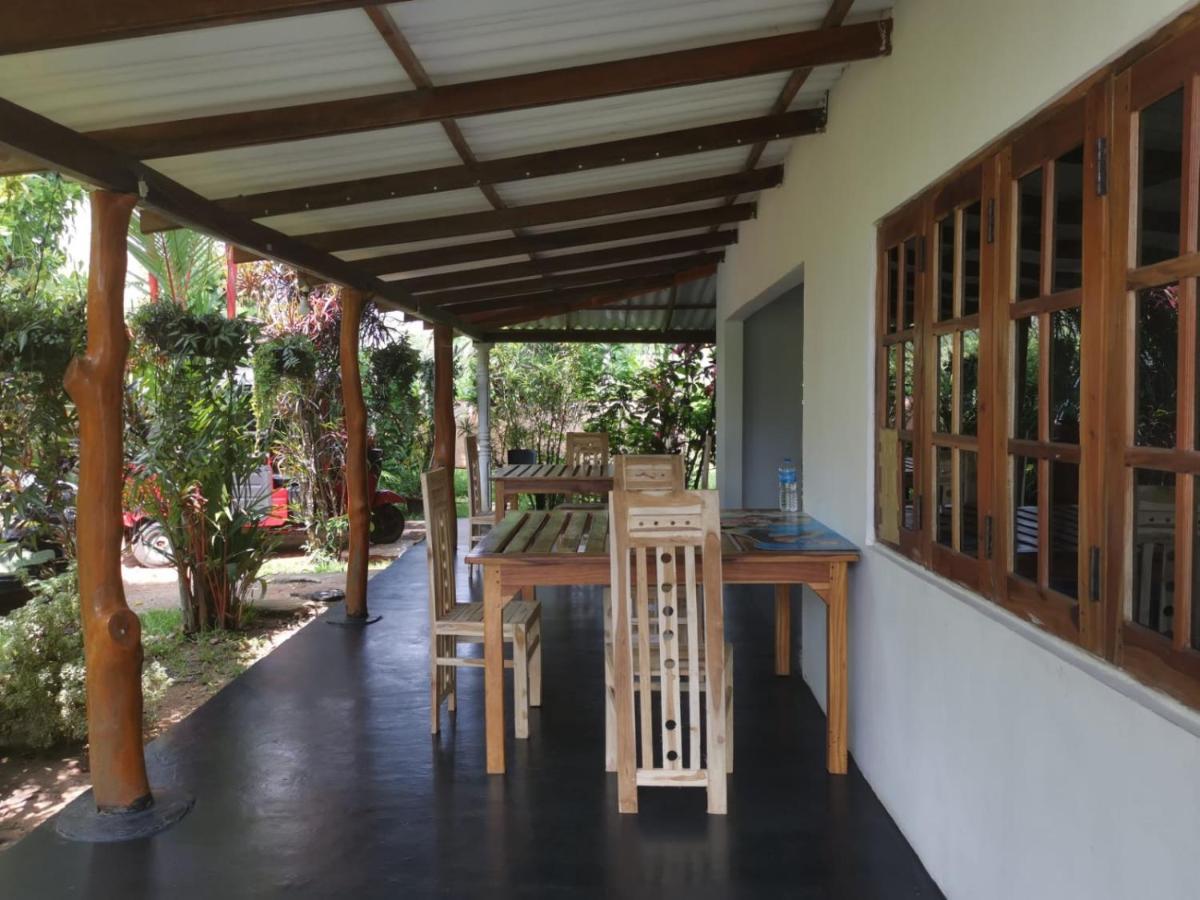 Sigiri Sandilu Homestay Сигирия Экстерьер фото